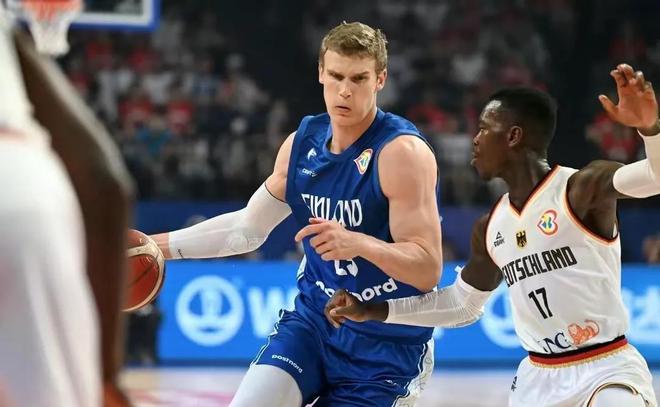 早年在加拿 早年在加拿