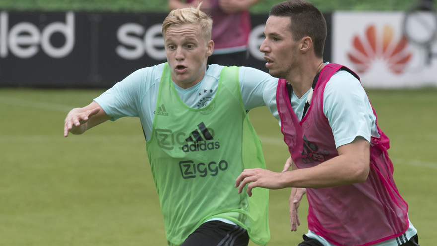 上也表现得 上也表现得